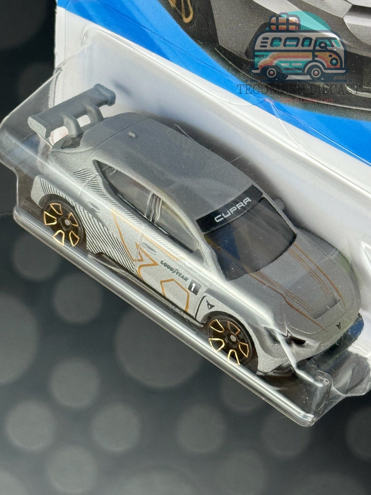 Cupra e-Racer (2ème couleur - Gris)