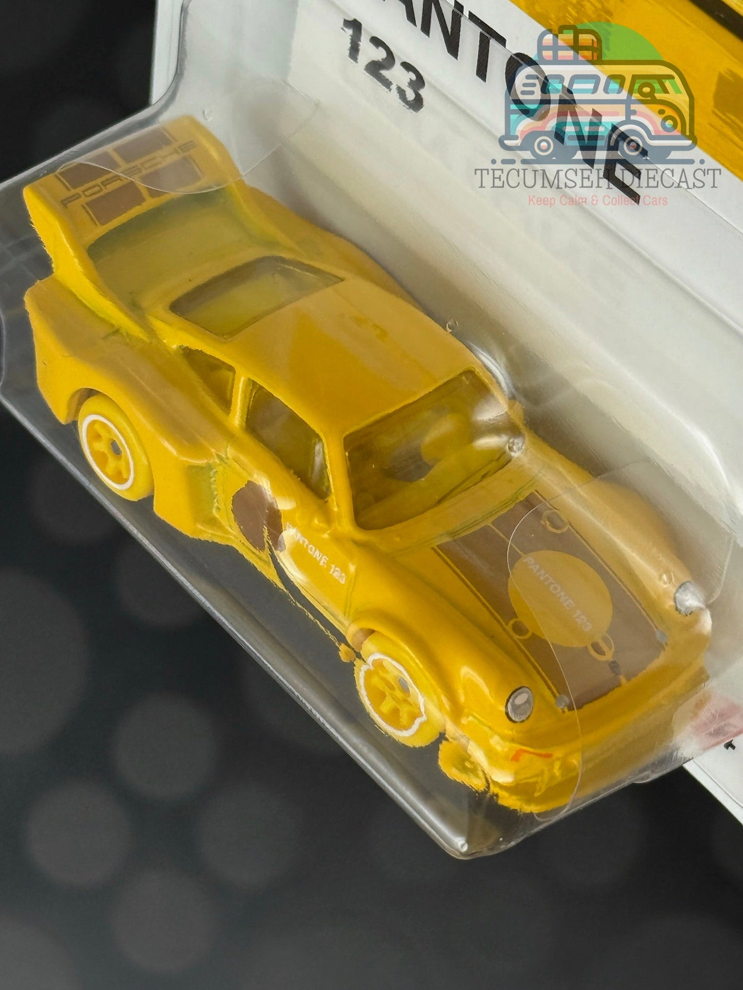 Porsche 934/5 (Pantone 6/6)