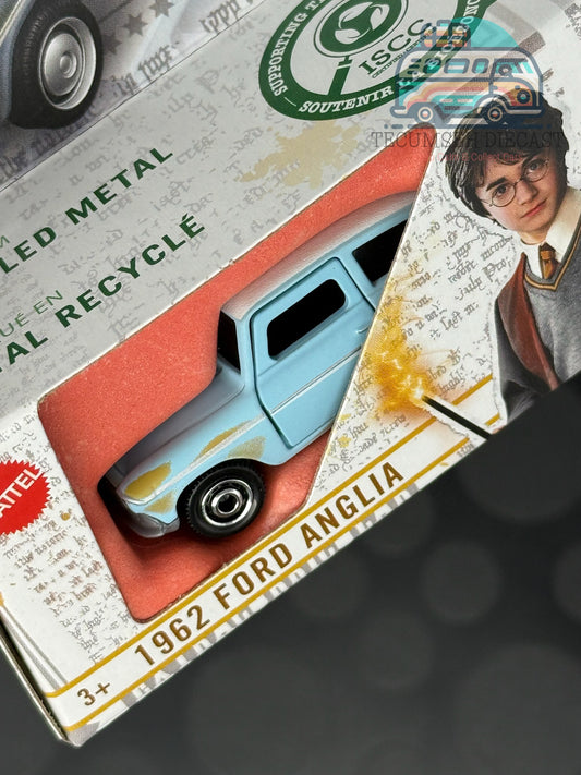 1962 Ford Anglia ft Harry Potter