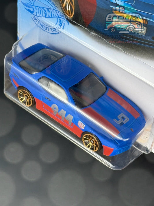 ‘89 Porsche 944 Turbo (2nd colour - Blue & Red)