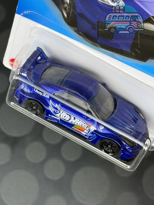 LB-Silhousette Works GT Nissan 35GT-RR Ver. 2 (1st colour - Blue)