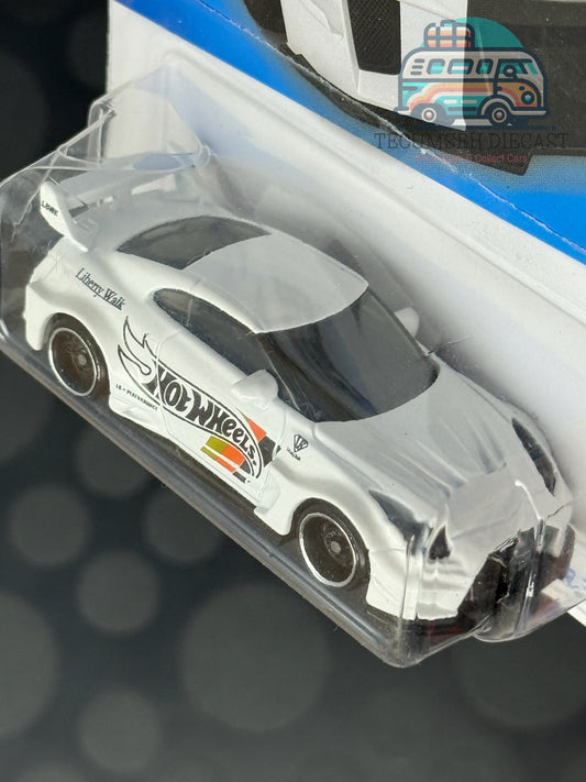 LB-Silhouette Works GT Nissan 35GT-RR Ver.2 (2e couleur - Blanc)